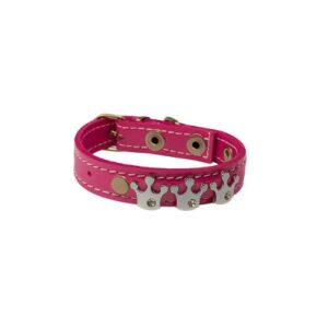 Collar de piel rosa con coronas plateadas
